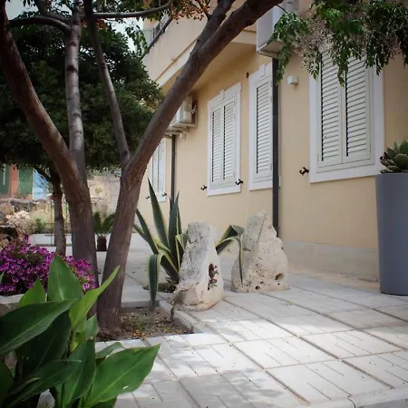 Il Giardino Nascosto 3*